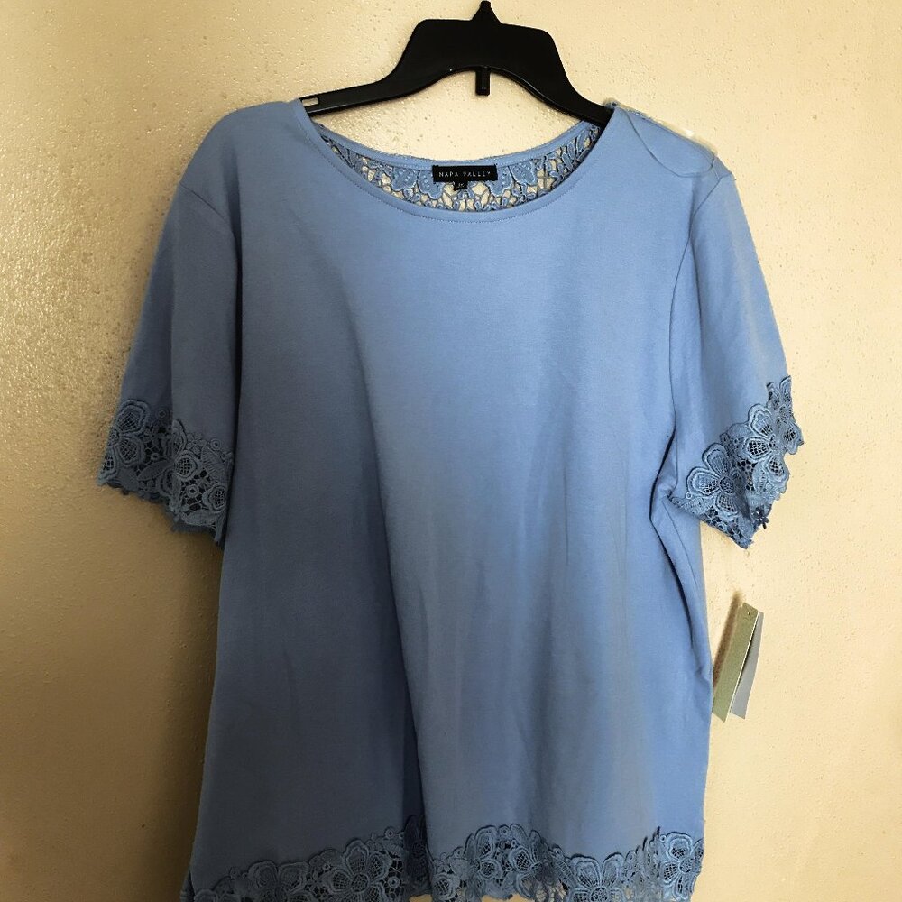 NAPA VALLEY Plus Size top with lace Trim   Size: 1X     NEW!